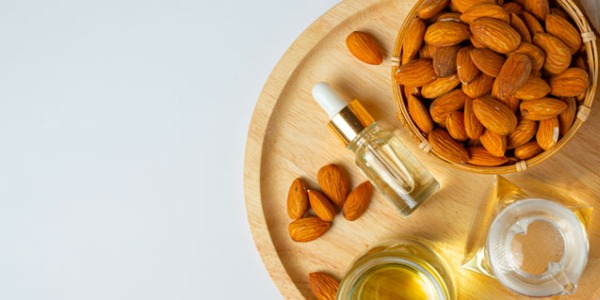 L'Olio di Mandorle Dolci: molto più di un semplice olio